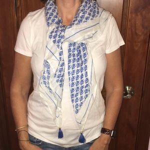 Bundle of 2 fashion scarves